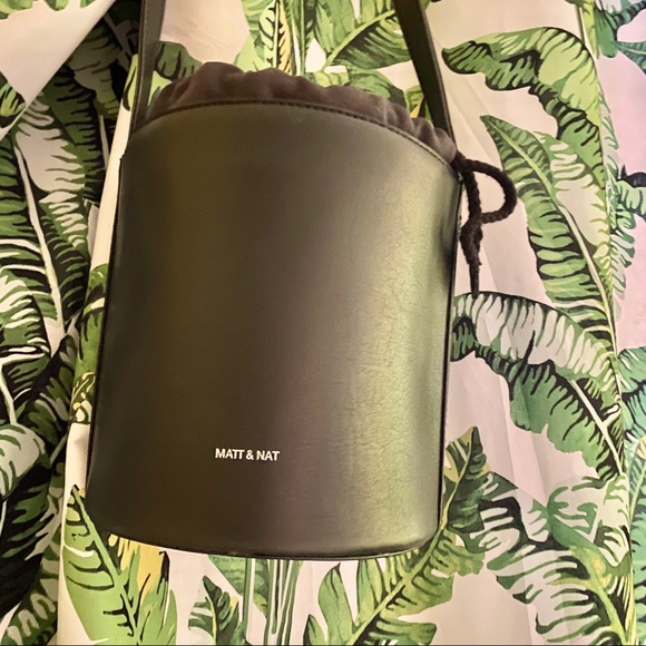 Matt & Nat Bucket Bag - Picture 3 of 3